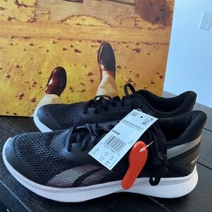 BRAND NEW!! Men’s size 7 Reebok Speed Breeze 2.0 Running Shoes!